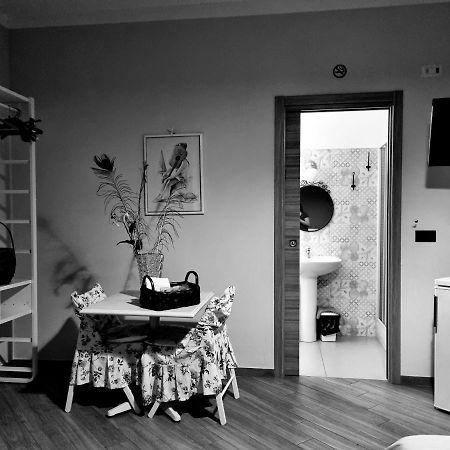 B&B Tre Passi Dalla Torre Montesarchio Buitenkant foto