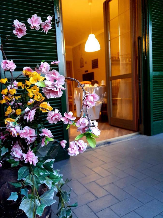 B&B Tre Passi Dalla Torre Montesarchio Buitenkant foto