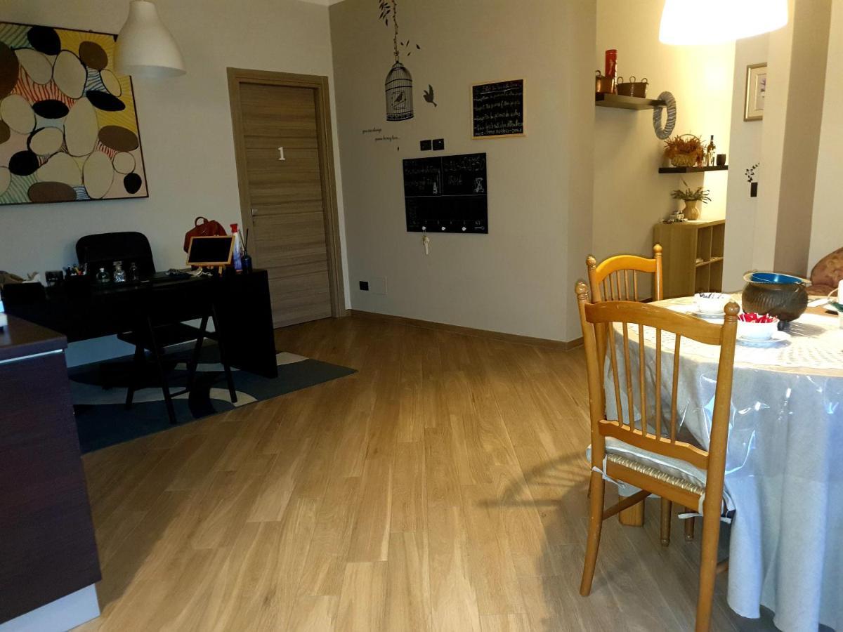 B&B Tre Passi Dalla Torre Montesarchio Buitenkant foto