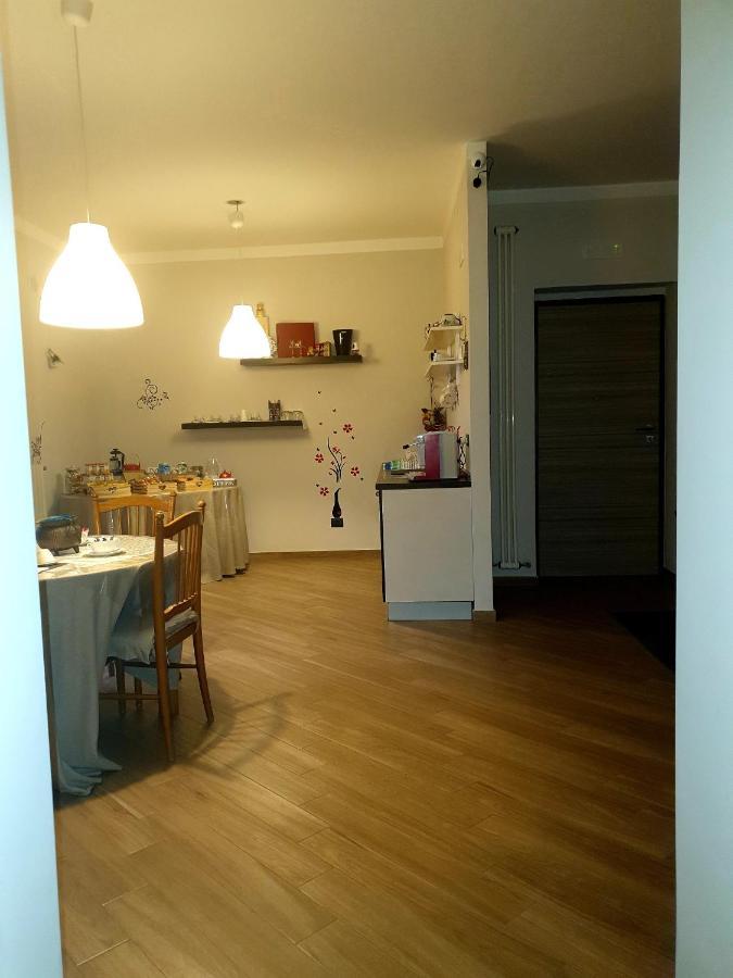 B&B Tre Passi Dalla Torre Montesarchio Buitenkant foto