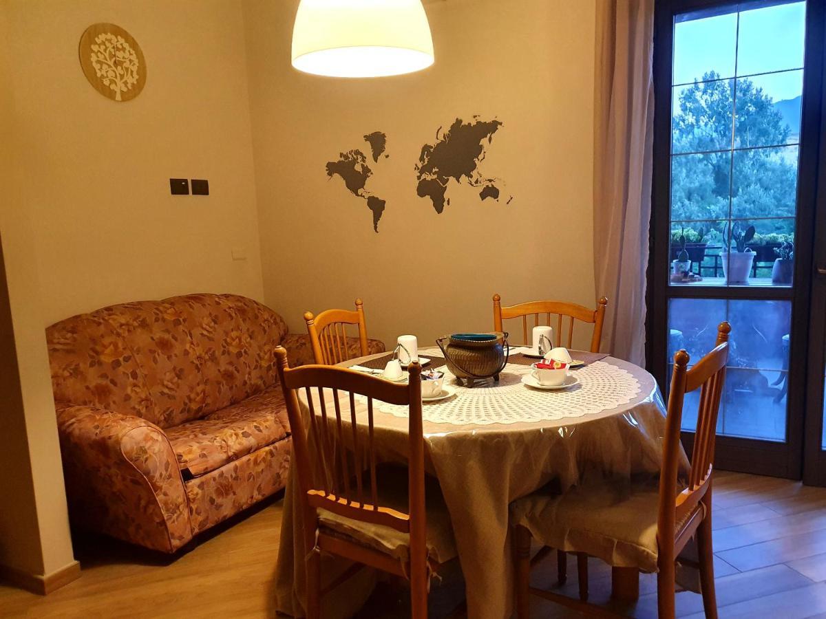 B&B Tre Passi Dalla Torre Montesarchio Buitenkant foto