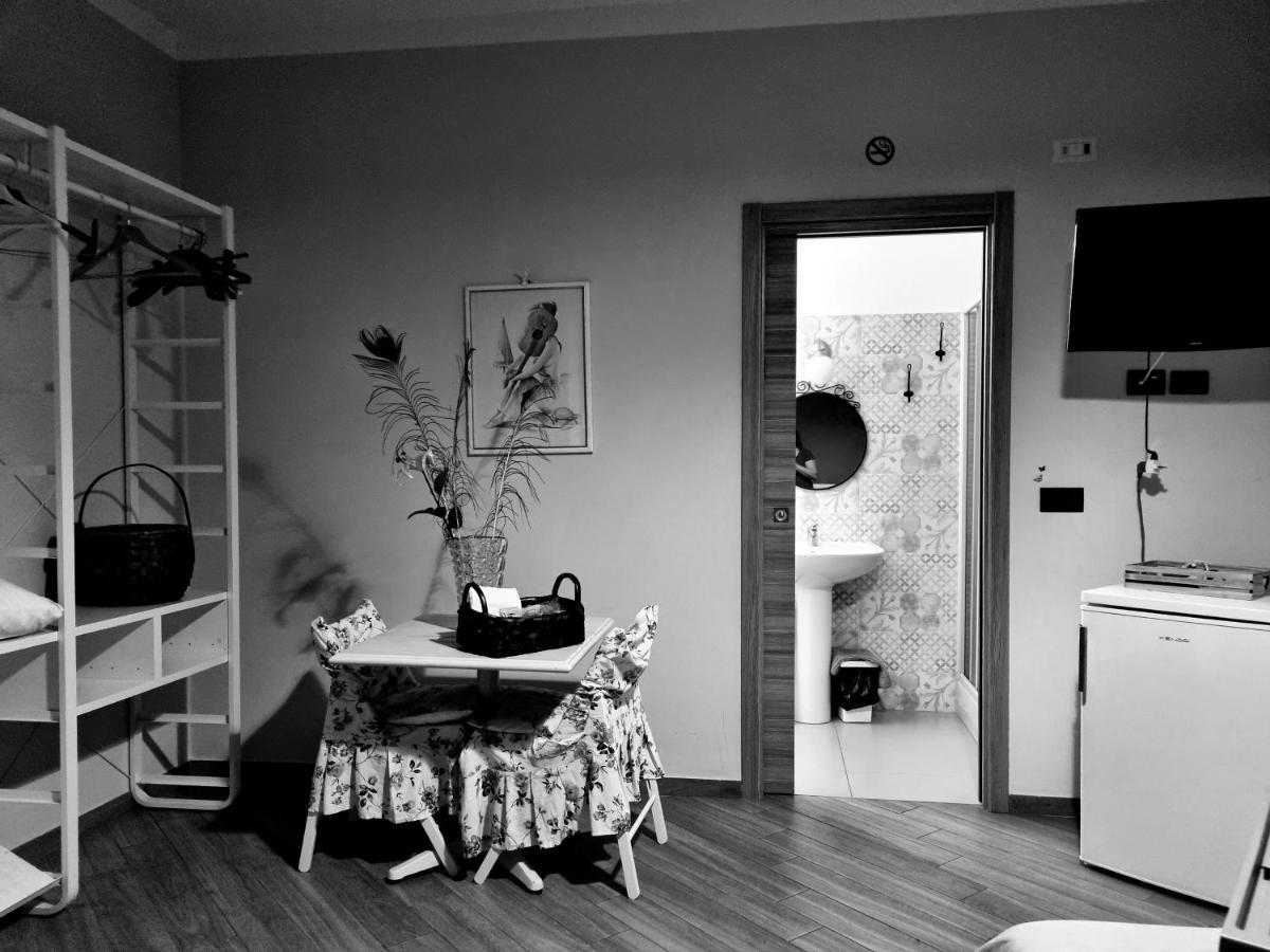 B&B Tre Passi Dalla Torre Montesarchio Buitenkant foto