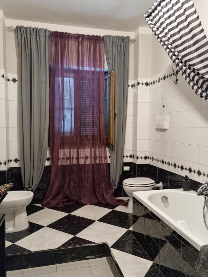 B&B Tre Passi Dalla Torre Montesarchio Buitenkant foto