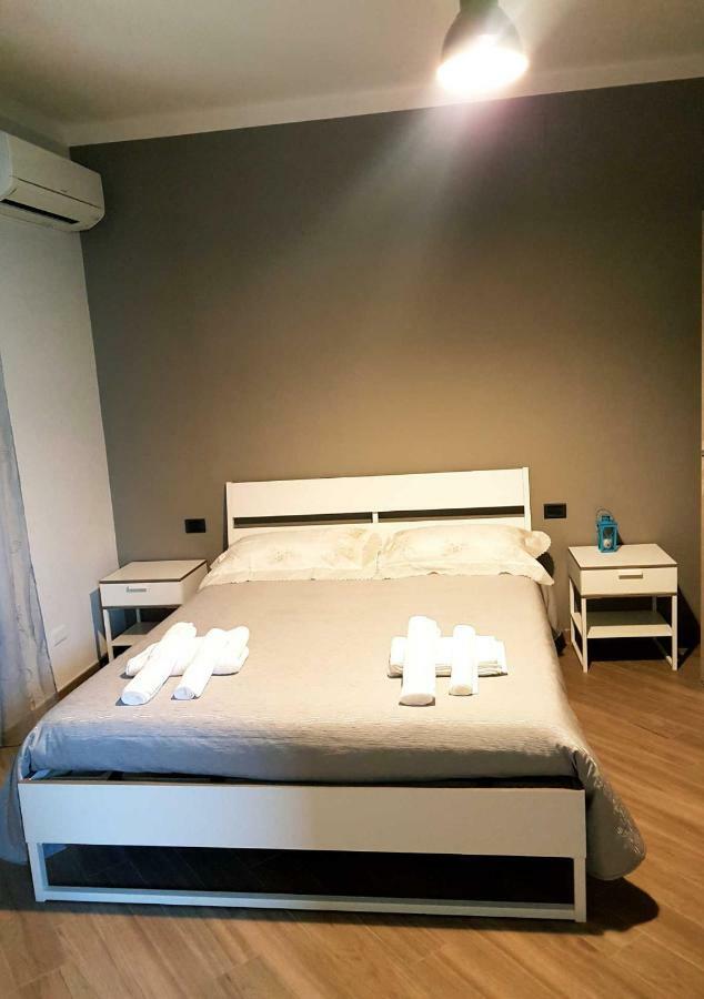 B&B Tre Passi Dalla Torre Montesarchio Buitenkant foto