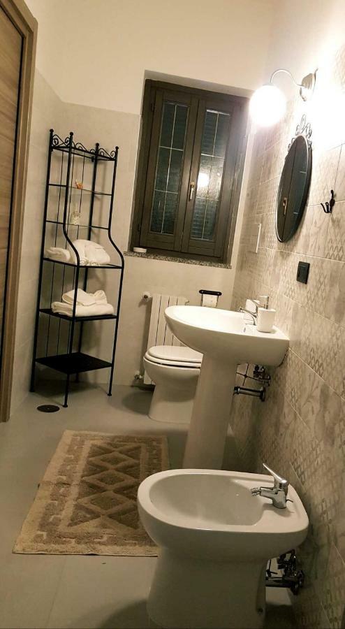 B&B Tre Passi Dalla Torre Montesarchio Buitenkant foto