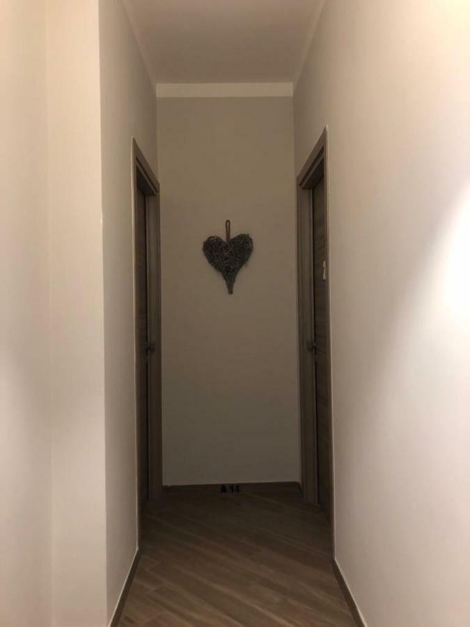 B&B Tre Passi Dalla Torre Montesarchio Buitenkant foto