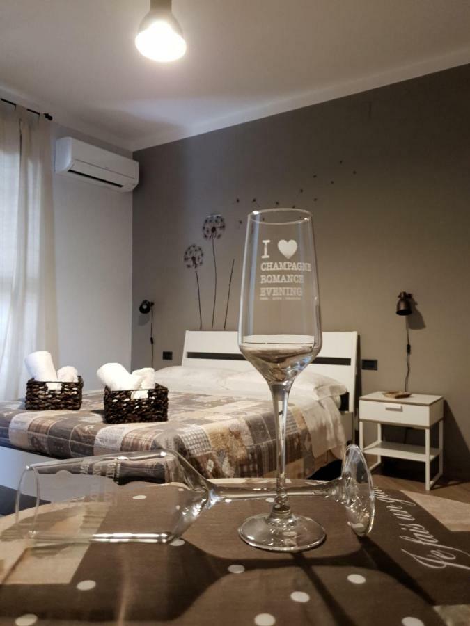 B&B Tre Passi Dalla Torre Montesarchio Buitenkant foto