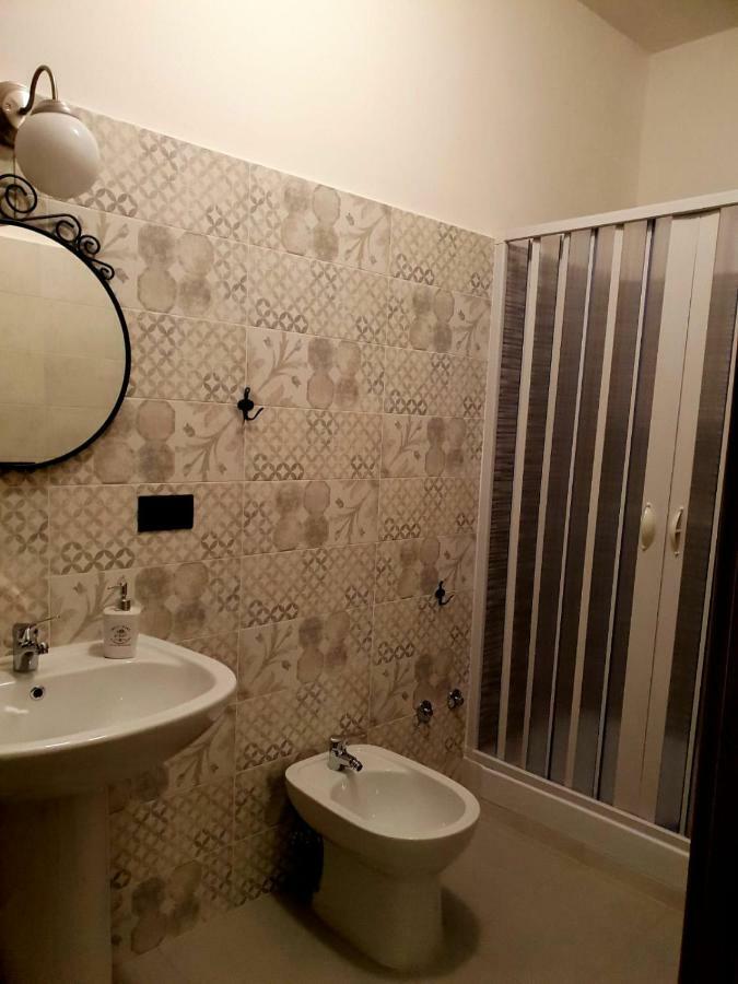 B&B Tre Passi Dalla Torre Montesarchio Buitenkant foto